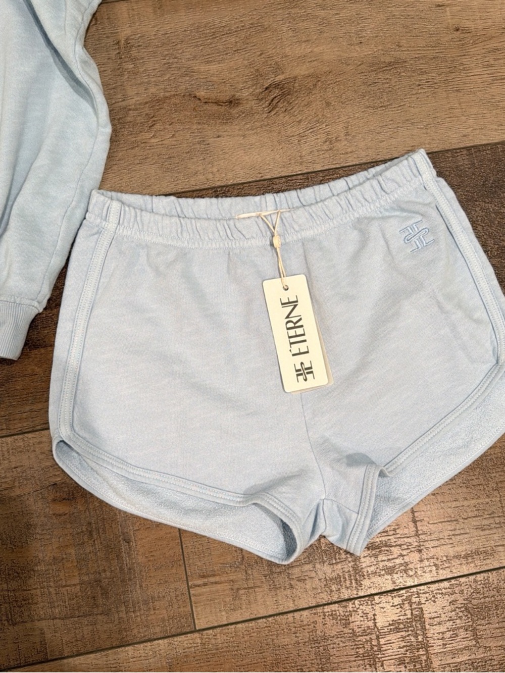 Eterne short sleeve sweatshirt and shorts set in blue NWT - Picture 2 of 4